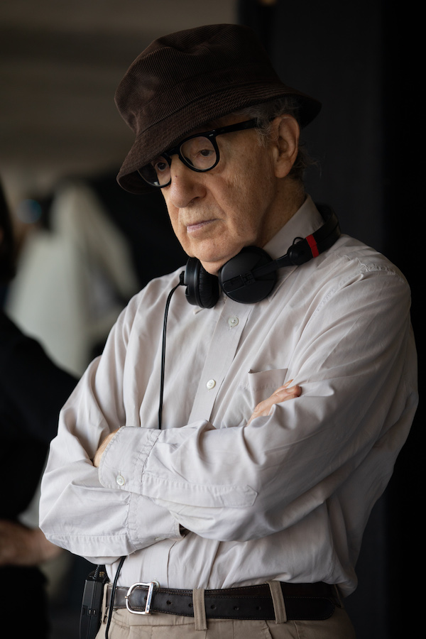 Woody Allen sur le tournage de son nouveau film, Rifkin's festival.
