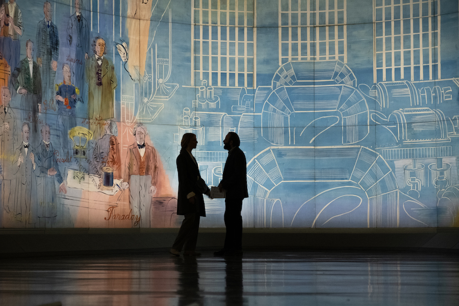 Sandrine Kiberlain et Vincent Macaigne au musée dans Chronique d'une liaison passagère.