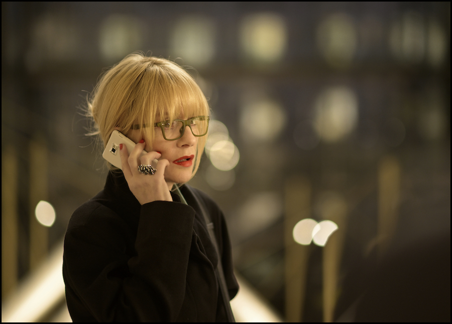 Isabelle Huppert au téléphone dans La Syndicaliste de Jean-Paul Salomé.