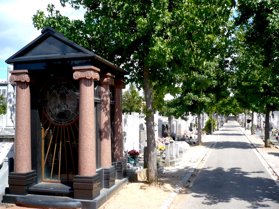 Tous­saint : connais­sez-vous bien les cime­tières de Lyon ?