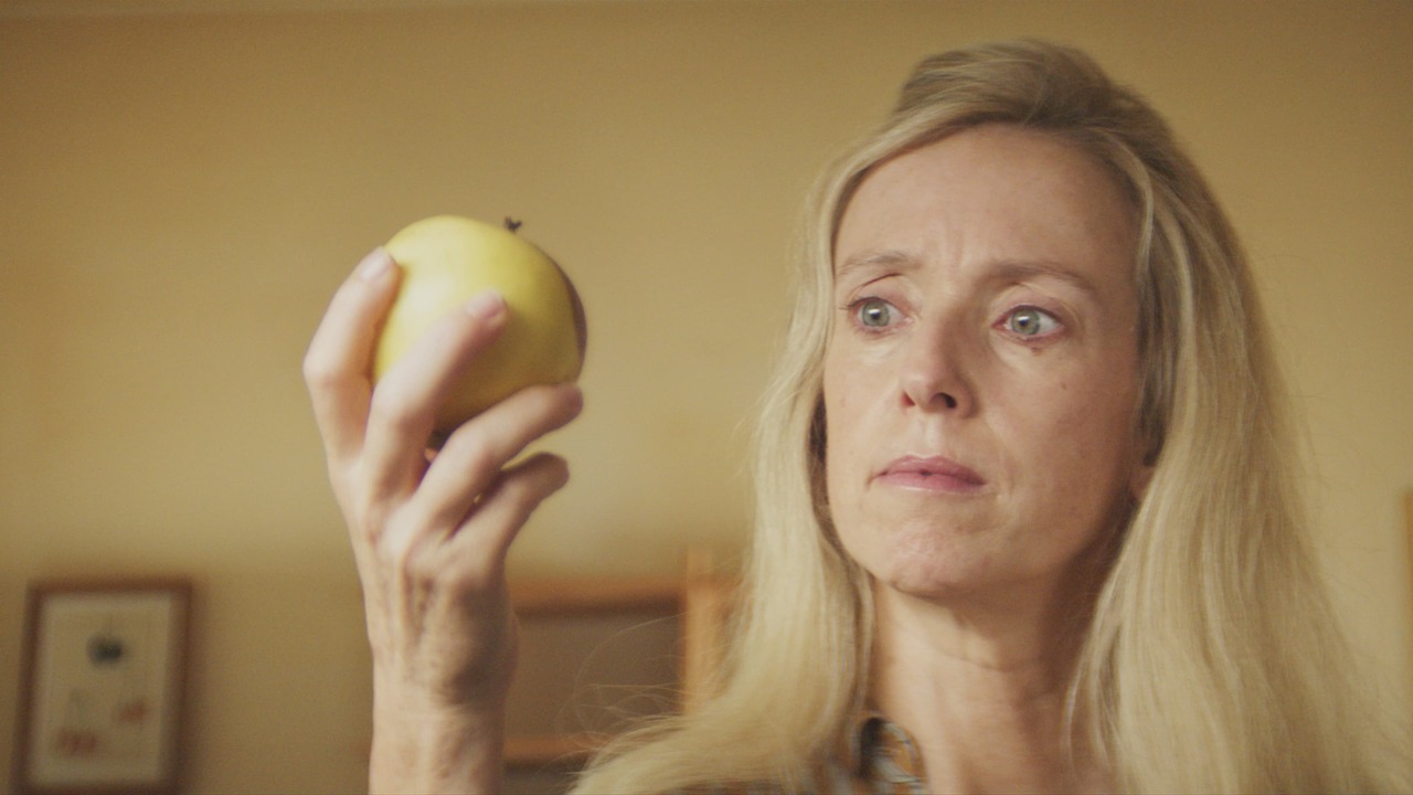 Léa Drucker dans Incroyable mais vrai de Quentin Dupieux.