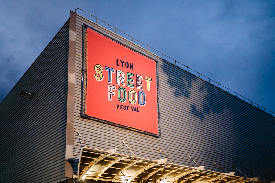 panneau Lyon street food festival rouge usines Fagor.