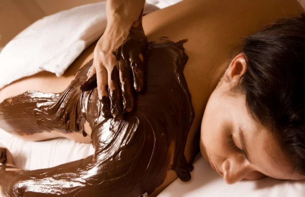 Un massage au choco­lat, ça vous dit ?